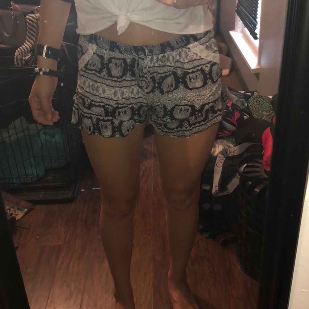 Elephant printed flowy shorts